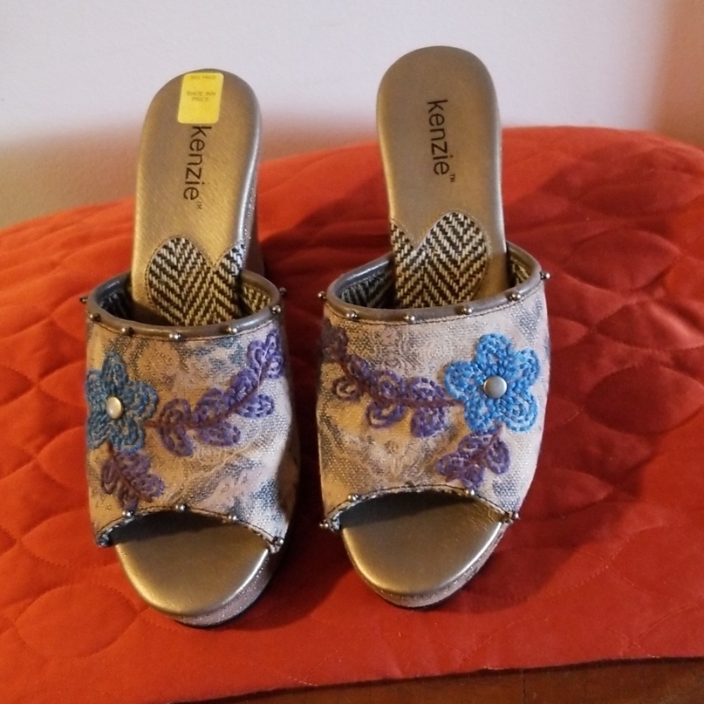 NWOT Beautiful Sandals